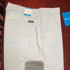 Columbia Washed out Shorts (waist 34/8 Ins)
